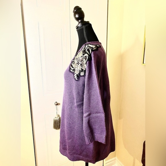 Cable & Gauge purple knit sweater adorned w/ epaulettes of embroidered sequins💜 - Picture 5 of 9